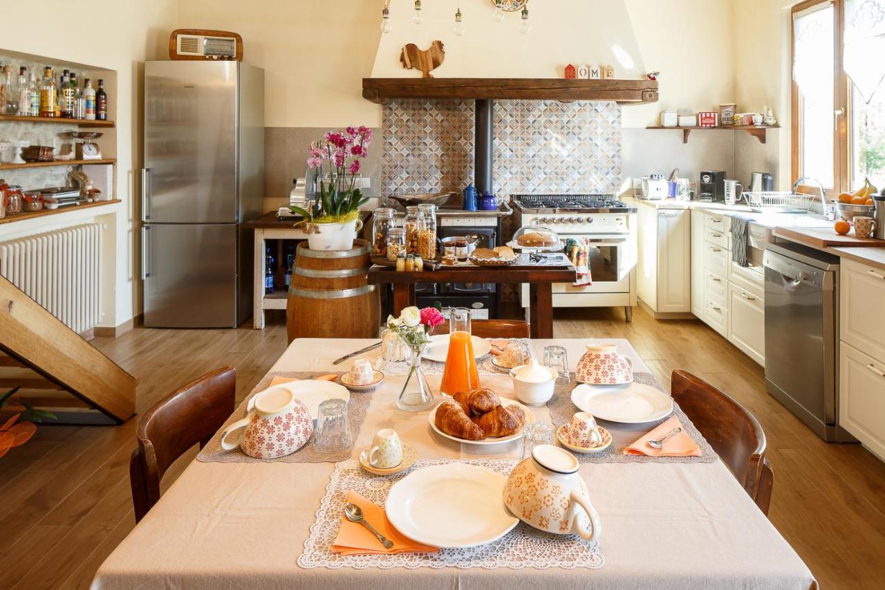 Il Pettirosso Bed & Breakfast SantʼArcangelo di Romagna Exterior foto